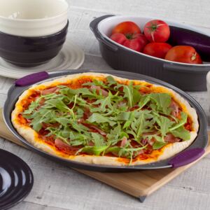 Stampo da pizza con maniglie di silicone viola Glamour 33 cm AMBITION