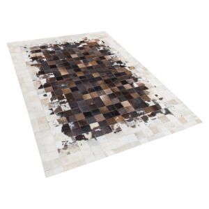Pelle tappeto marrone / beige 140 x 200 cm OKCULU Beliani